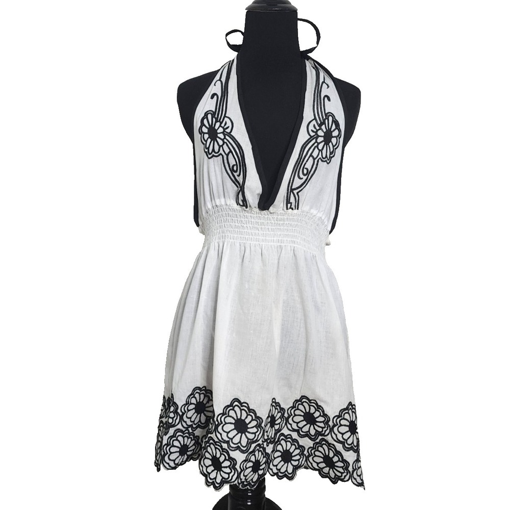 Fun & Flirty Women's‎ Size M White Black Floral Embroidered Backless Dress